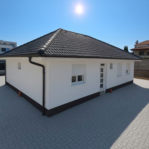 Eladó családi ház, Székesfehérvárott 93.9 M Ft, 4 szobás