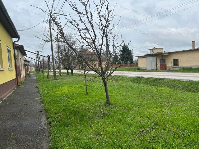 Eladó családi ház, Kunszentmártonban 39.9 M Ft, 3 szobás