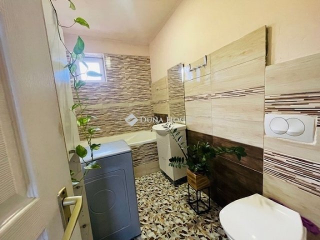 Eladó családi ház, Galgahévízen 31.99 M Ft, 4 szobás