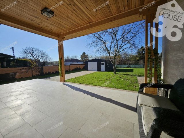 Eladó családi ház, Ballószögön 169.9 M Ft, 5 szobás