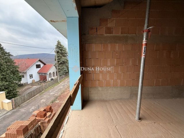 Eladó ikerház, Pécsett 159.9 M Ft, 4 szobás