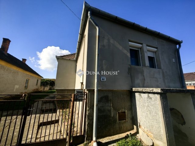 Eladó családi ház, Lovásziban 21 M Ft, 4 szobás