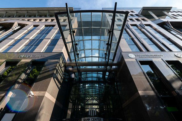 Kiadó iroda, Budapesten, V. kerületben, Szabadság téren