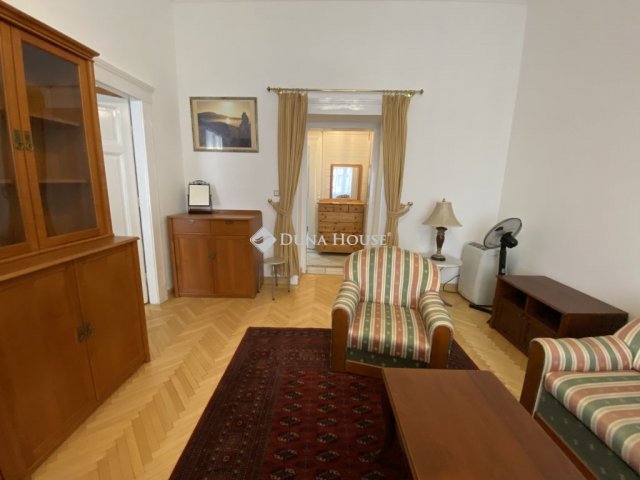 Kiadó téglalakás, albérlet, V. kerületben, Fehér Hajó utcában