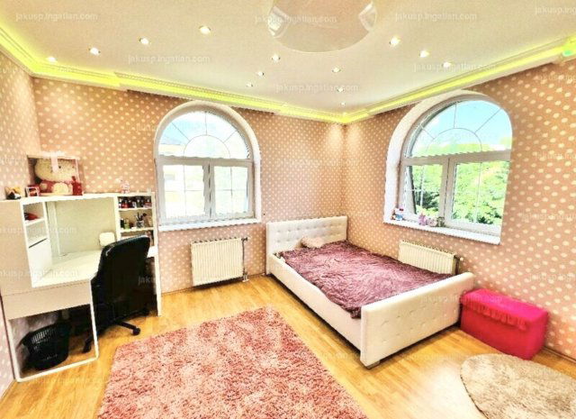 Eladó családi ház, Budapesten, XVI. kerületben 236 M Ft