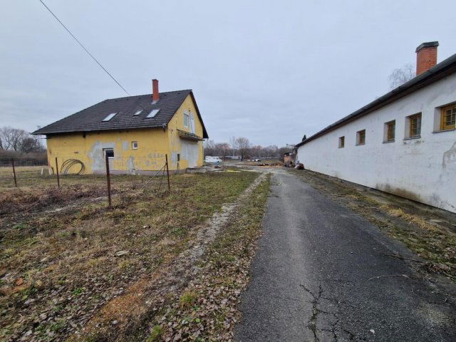 Eladó telek, Kaposváron, Cseri úton 99 M Ft, 2 szobás