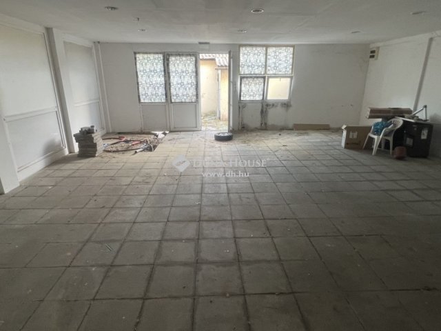 Eladó üzlethelyiség, Lovasberényben 29.9 M Ft