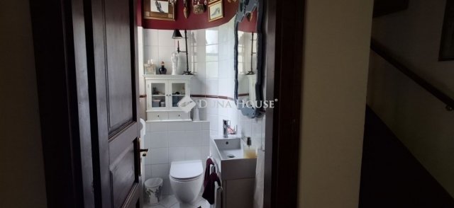 Eladó családi ház, Leányfaluban 275 M Ft, 5 szobás