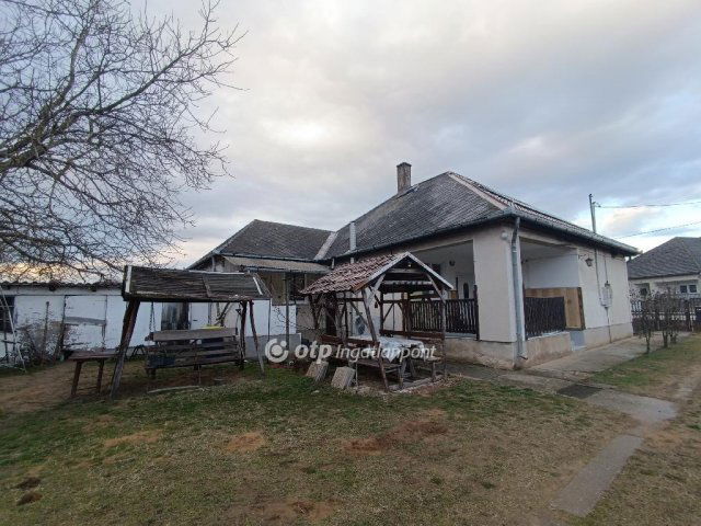 Eladó családi ház, Nyírmadán 30 M Ft, 3 szobás