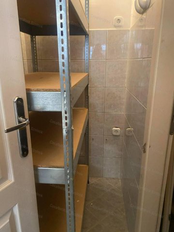 Kiadó üzlethelyiség, Szolnokon 130 E Ft / hó, 1 szobás