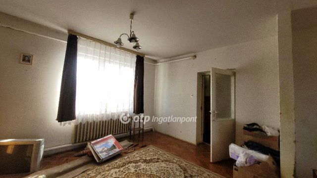 Eladó családi ház, Jászberényben 42.5 M Ft, 4 szobás