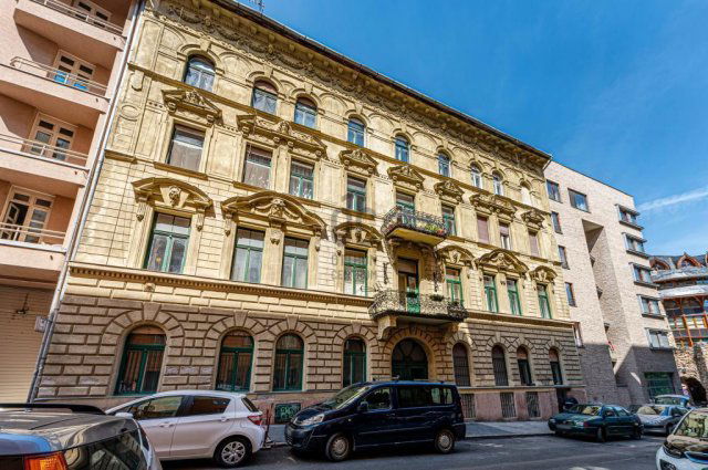 Eladó téglalakás, Budapesten, I. kerületben 135 M Ft, 4 szobás