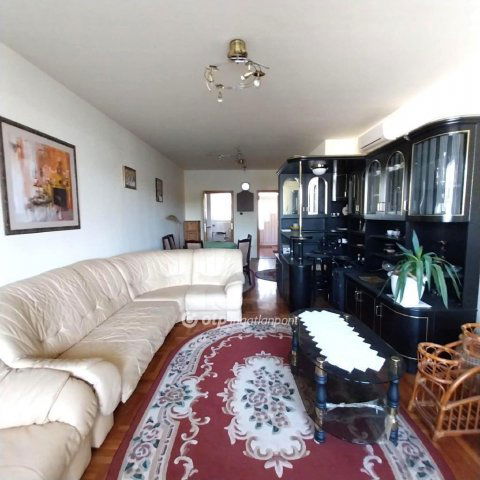 Eladó téglalakás, Nyíregyházán 52.5 M Ft, 3 szobás