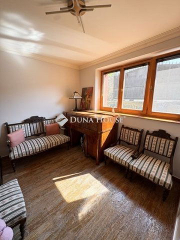 Eladó téglalakás, Pécsett 79.9 M Ft, 3 szobás