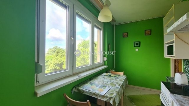 Eladó panellakás, Pécsett 40 M Ft, 2 szobás