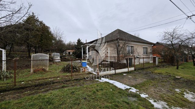 Eladó családi ház, Ózdon, Szigligeti utcában 11 M Ft, 5 szobás