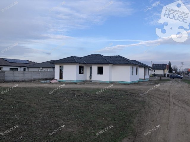 Eladó családi ház, Kecskeméten 105 M Ft, 4 szobás