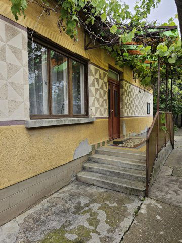 Eladó családi ház, Szolnokon 32.9 M Ft, 3 szobás