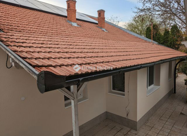 Eladó családi ház, Szegeden 110 M Ft, 4 szobás