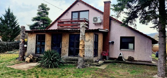 Eladó családi ház, Esztergomban 45.9 M Ft, 3 szobás