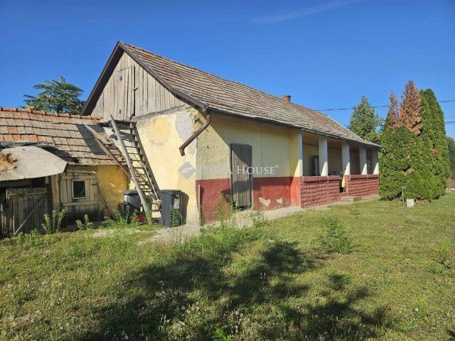 Eladó családi ház, Daruszentmiklóson 16.5 M Ft, 2 szobás