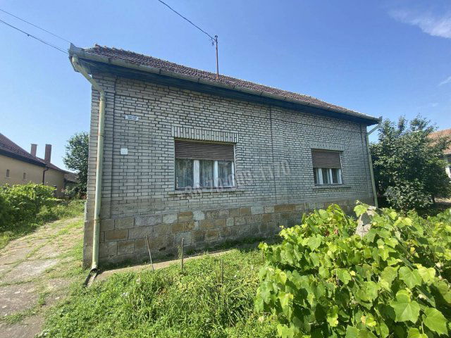 Eladó családi ház, Érsekvadkerten 24.9 M Ft, 4 szobás