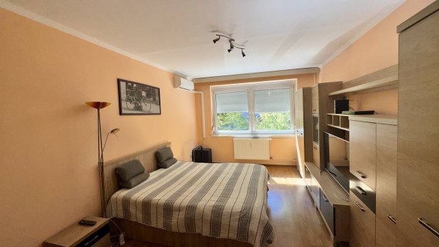 Kiadó panellakás, albérlet, Székesfehérvárott, Sütő utcában
