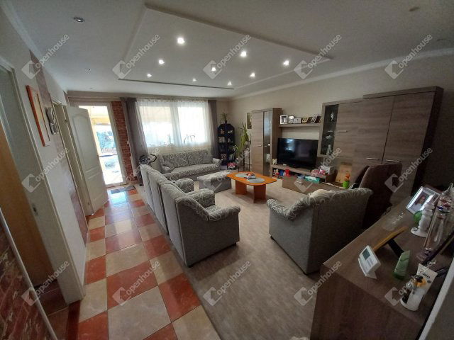 Eladó családi ház, Debrecenben 124.9 M Ft, 5 szobás