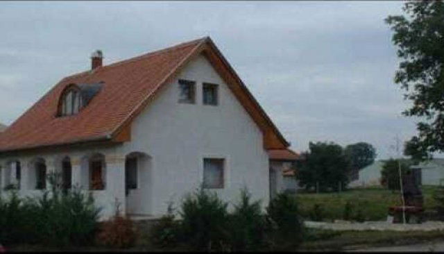 Eladó családi ház, Kehidakustányban 35 M Ft, 7 szobás