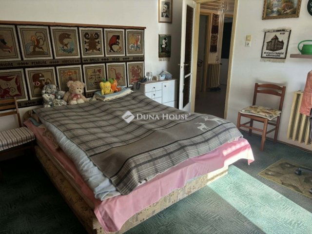 Eladó téglalakás, Kecskeméten 59.99 M Ft, 3 szobás