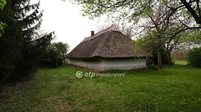 Eladó nyaraló, Balatonberényben 30 M Ft, 3+1 szobás