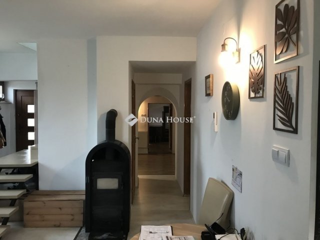Eladó családi ház, Mohán 92.9 M Ft, 5 szobás