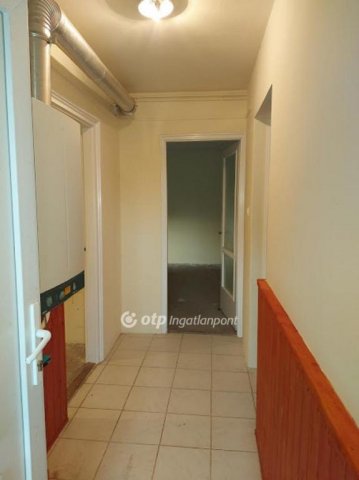 Eladó családi ház, Siklóson 24.7 M Ft, 2 szobás