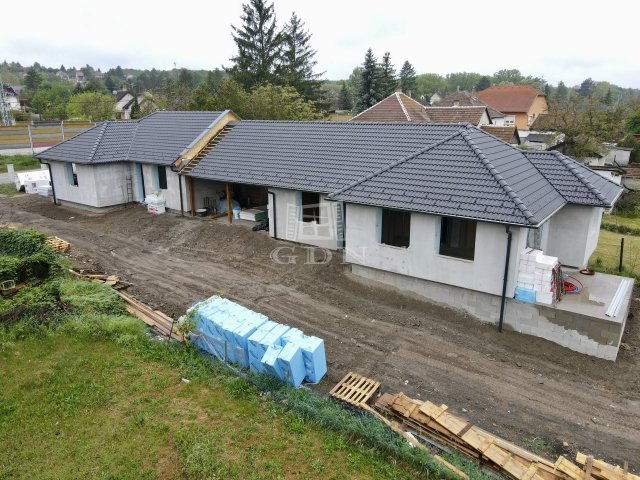 Eladó ikerház, Gödöllőn 81.9 M Ft, 3 szobás
