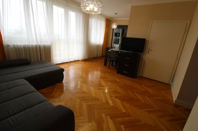 Kiadó téglalakás, albérlet, Pécsett, Kodály Zoltán utcában