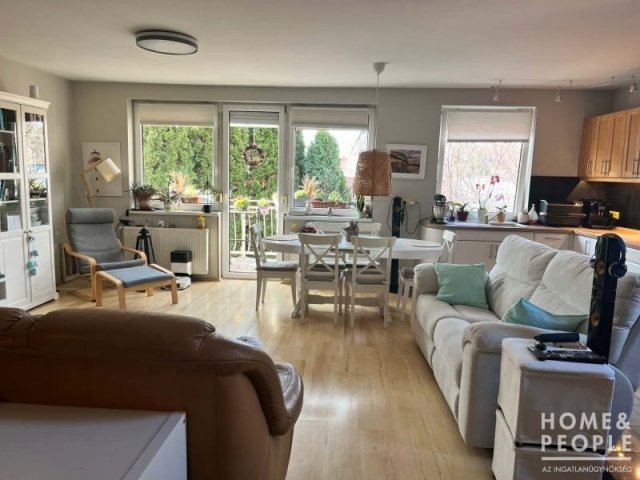 Eladó téglalakás, Szegeden 99.99 M Ft, 4 szobás