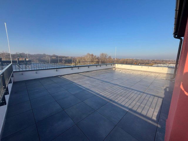 Eladó téglalakás, Tatabányán 115 M Ft, 4 szobás