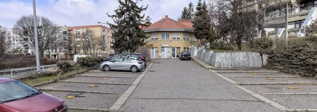 Eladó üzlethelyiség, Pécsett 59 M Ft, 2 szobás