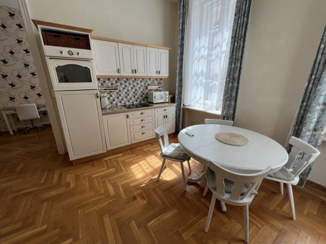 Kiadó téglalakás, albérlet, V. kerületben, Szerb utcában
