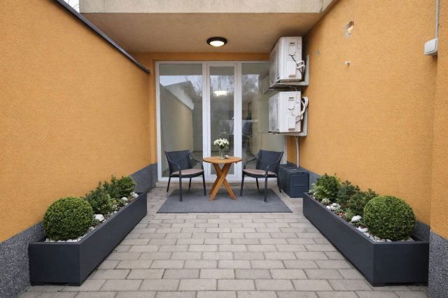 Eladó üzlethelyiség, Nyíregyházán 41.5 M Ft, 2 szobás