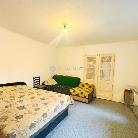 Eladó családi ház, Szigetszentmiklóson 52 M Ft, 2 szobás