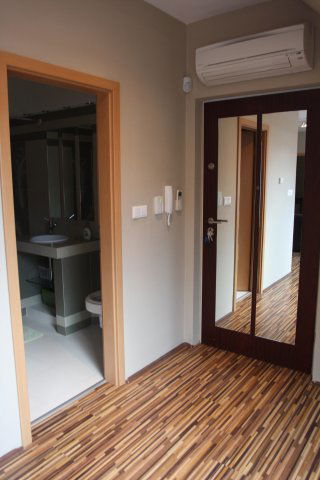 Kiadó téglalakás, albérlet, Pécsett 270 E Ft / hó, 3 szobás