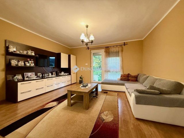 Eladó sorház, Veszprémben 82.5 M Ft, 4 szobás