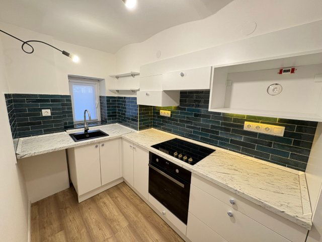 Eladó téglalakás, Kaposváron 24.9 M Ft, 1 szobás