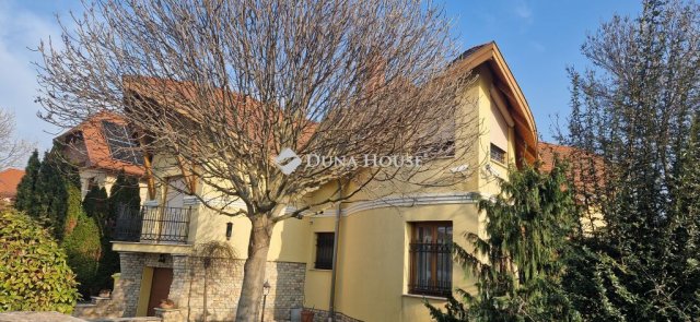 Eladó családi ház, Balatonbogláron 575 M Ft, 6 szobás