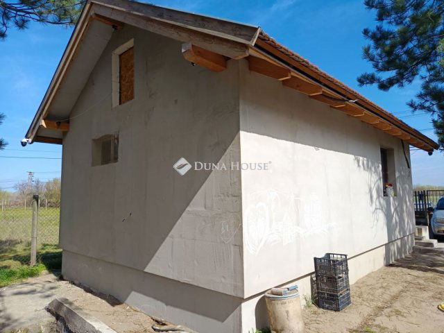 Eladó családi ház, Tápiószentmártonon 19 M Ft, 1 szobás