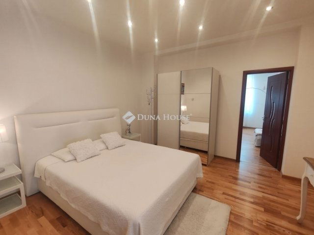 Eladó családi ház, Budapesten, XV. kerületben 185 M Ft, 4 szobás