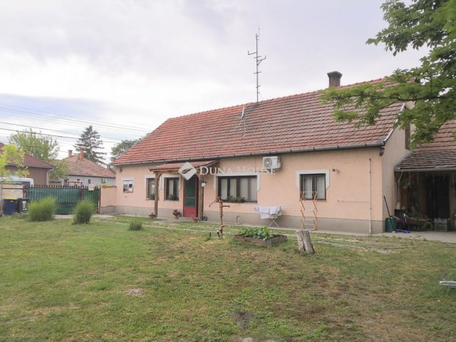 Eladó családi ház, Szabadszálláson 36 M Ft, 4+2 szobás
