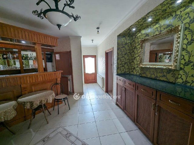 Eladó családi ház, Tiszacsegén 250 M Ft, 5 szobás