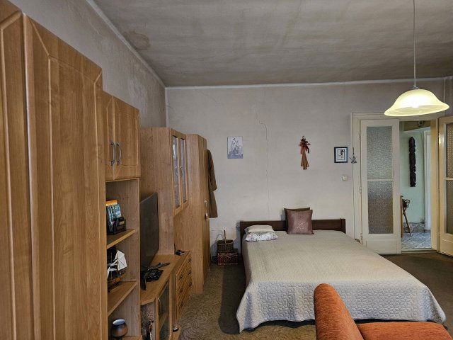 Eladó családi ház, Egerben 33.5 M Ft, 2 szobás
